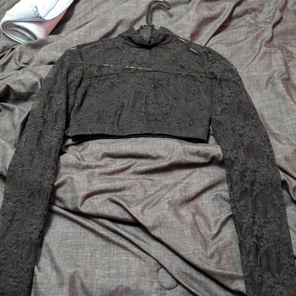 Lace cropped blouse